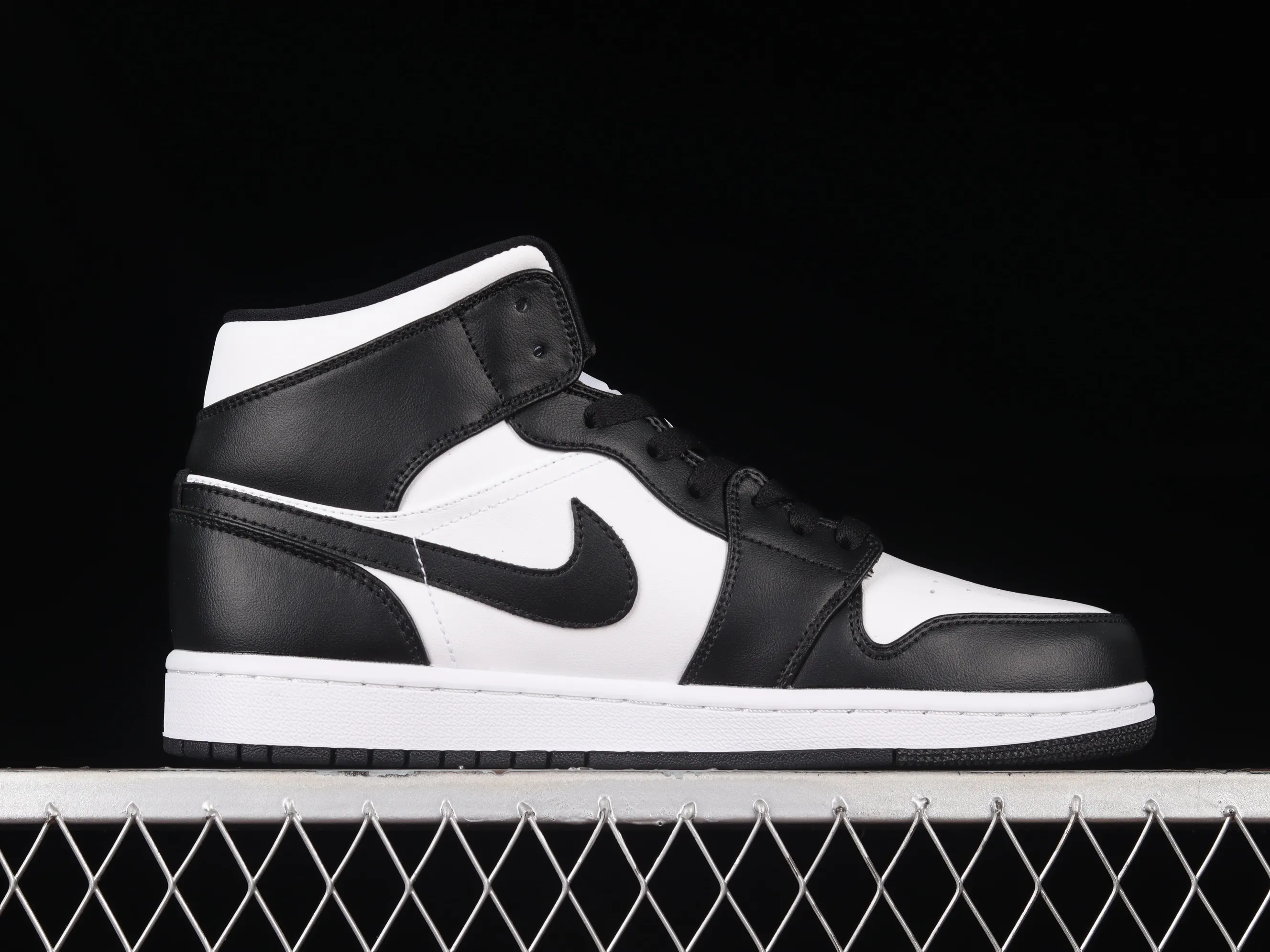 All Categories Air Jordan Jordan Series Basketball Shoes Air Jordan 1 Mid Air Jordan 1 Mid "Panda" AJ1 Joe 1 Black and White Panda Zhongbang Basketball Shoes DV0991-101
